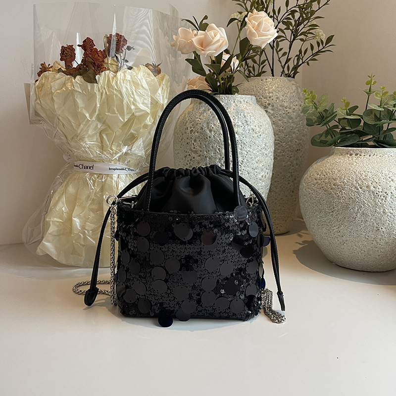 Lichte luxe pailletten emmer h - Luxury Bags News recensie en prijs