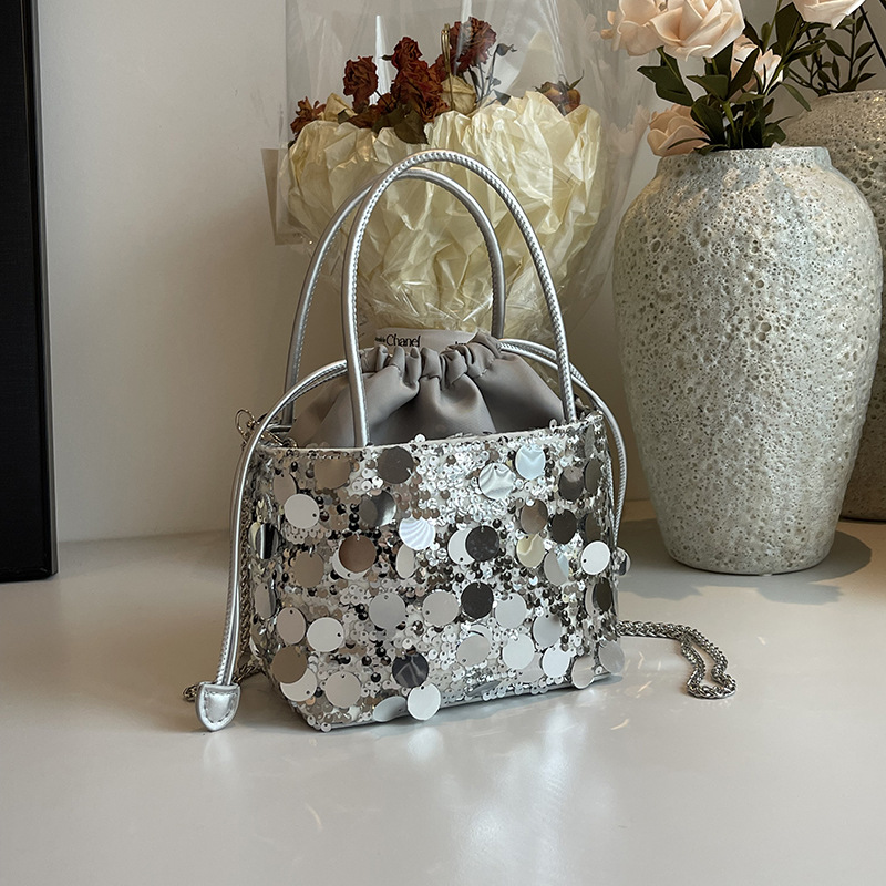Lichte luxe pailletten emmer h - Luxury Bags News recensie en prijs