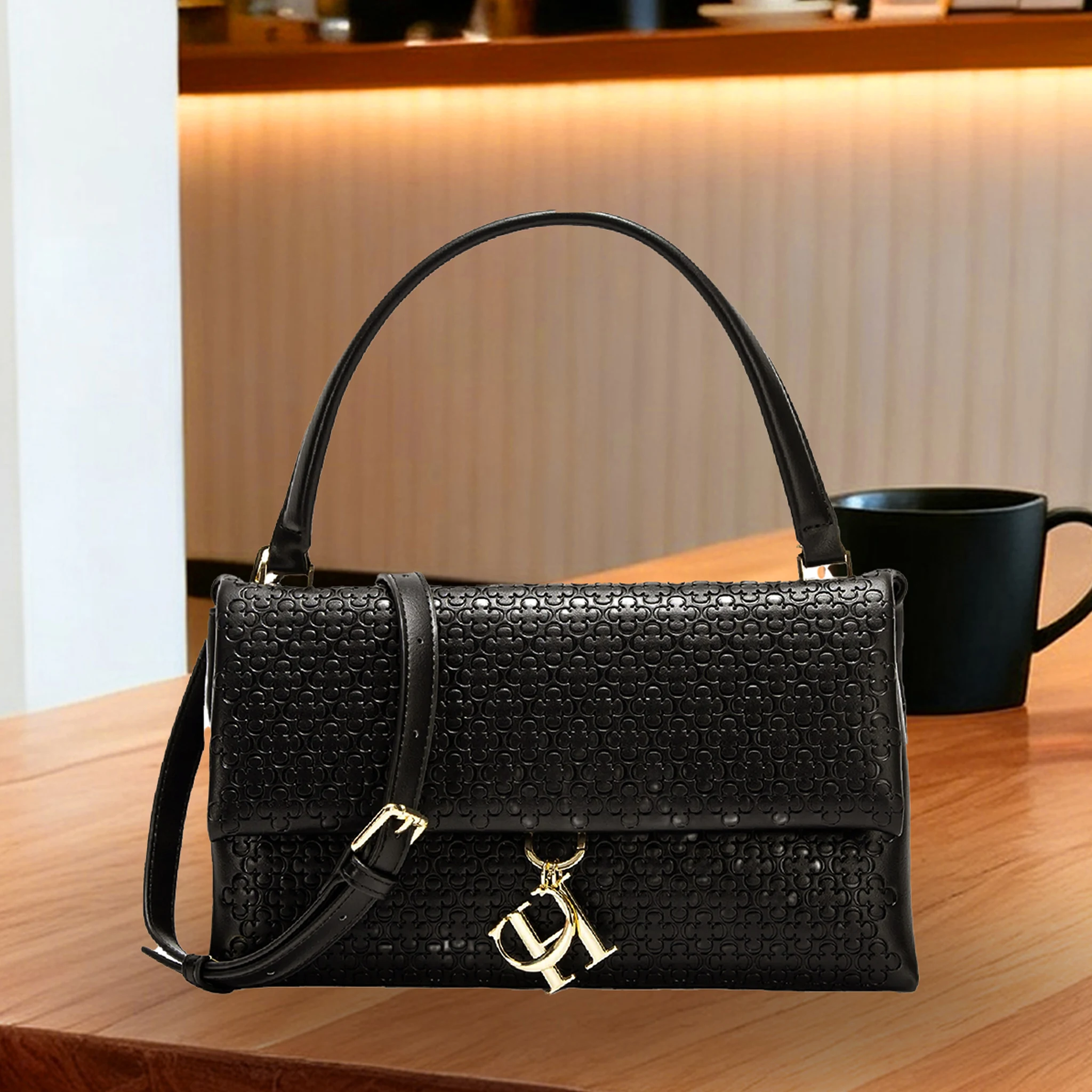 Elegante handtas met monogram, - Structured Handbag Top Handle recensie en prijs